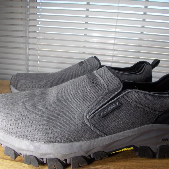 Skechers Men's 13 Relaxed Fit Air Cooled Memory Foam Slip On Flex Groove Shoes - Picture 3 of 5